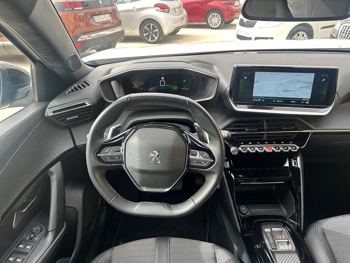 PEUGEOT 2008 ALLURE 1.2 E-THP AUTO SPANISH LHD IN SPAIN 28000 MILES SUPER 2022